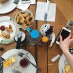 découvrez la délicieuse recette d'escargots au beurre, un plat typique de la cuisine française. apprenez à préparer ces mollusques savoureux, agrémentés d'un beurre persillé onctueux, pour une expérience gastronomique inoubliable.