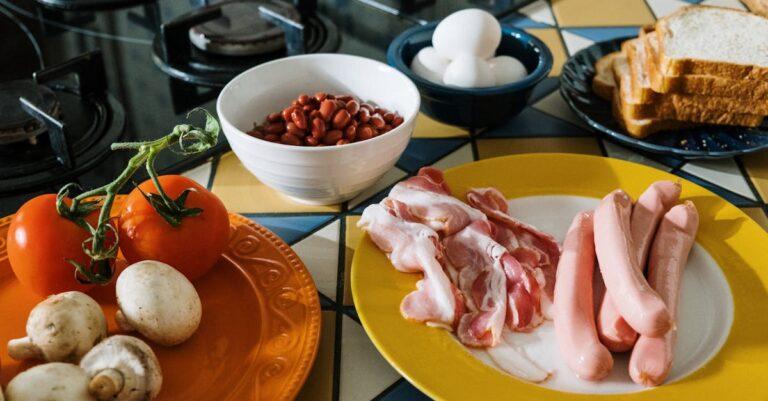 découvrez comment préparer des saucisses maison savoureuses avec des ingrédients frais et des épices délicates. suivez nos recettes faciles et apprenez à créer vos propres saucisses pour des repas authentiques et plein de saveurs.