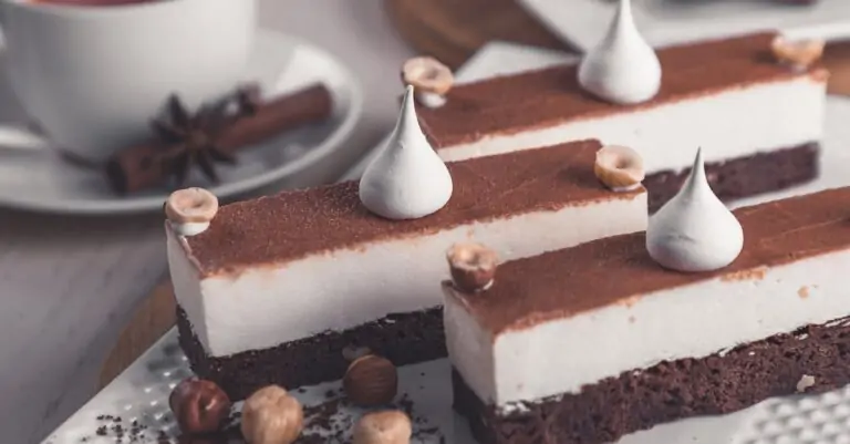découvrez notre délicieuse crème de noisette, un compagnon idéal pour vos petits-déjeuners et desserts. avec sa texture onctueuse et son goût riche, elle apportera une touche gourmande à toutes vos recettes. idéale à tartiner, en garniture ou simplement à déguster à la cuillère.