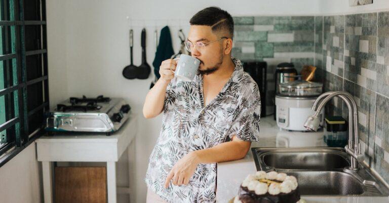 découvrez le mystère du 'invisible cake', un dessert léger et aérien qui impressionne par sa texture unique et son goût délicat. parfait pour satisfaire les amateurs de sucré sans culpabilité, ce gâteau invisible est une véritable œuvre d'art culinaire à essayer absolument!