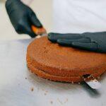 découvrez notre délicieuse recette de flan pâtissier, un dessert crémeux et onctueux, parfait pour séduire vos convives. facile à réaliser, ce classique de la pâtisserie française allie la douceur de la vanille à une texture fondante. régalez-vous avec ce plaisir sucré !