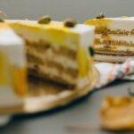 découvrez la douceur irrésistible de la crème pâtissière à la pistache, une recette délicieuse et onctueuse qui ajoutera une touche gourmet à vos desserts. idéale pour garnir vos tartes, éclairs ou choux, cette crème aux saveurs subtiles de pistache émerveillera vos papilles et celles de vos invités.