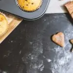 découvrez nos délicieux muffins faits maison, moelleux et gourmands, idéaux pour le petit-déjeuner ou en collation. variez les plaisirs avec nos recettes originales et savoureuses, parfaites pour régaler vos amis et votre famille.