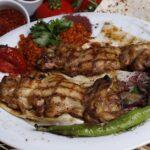 découvrez le pilaf, un plat savoureux et réconfortant à base de riz aromatisé, souvent préparé avec des légumes, des épices et des protéines. parfait pour un repas convivial en famille ou entre amis, le pilaf ravira vos papilles par sa douceur et ses délicieuses saveurs.