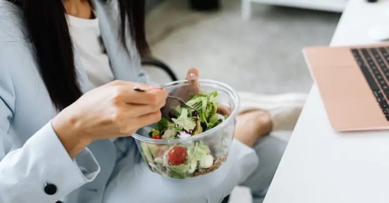 découvrez notre délicieuse salade de légumes fraîche, parfaite pour un repas léger et nutritif. éveillez vos papilles avec des ingrédients colorés et croquants, alliant saveurs et bienfaits santé. idéale pour accompagner vos plats ou en tant que plat principal, cette salade est simple à préparer et ravira toute la famille.