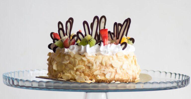 découvrez la délicieuse recette de pâte feuilletée aux fraises, un dessert léger et fruité qui ravira vos papilles. parfait pour une occasion spéciale ou simplement pour se faire plaisir, ce délice est facile à préparer et éblouira vos invités avec ses saveurs sucrées et sa texture croustillante.