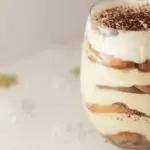 découvrez notre délicieuse crème fouettée au chocolat, idéale pour ajouter une touche gourmande à vos desserts. laissez-vous séduire par sa texture légère et son goût irrésistible!