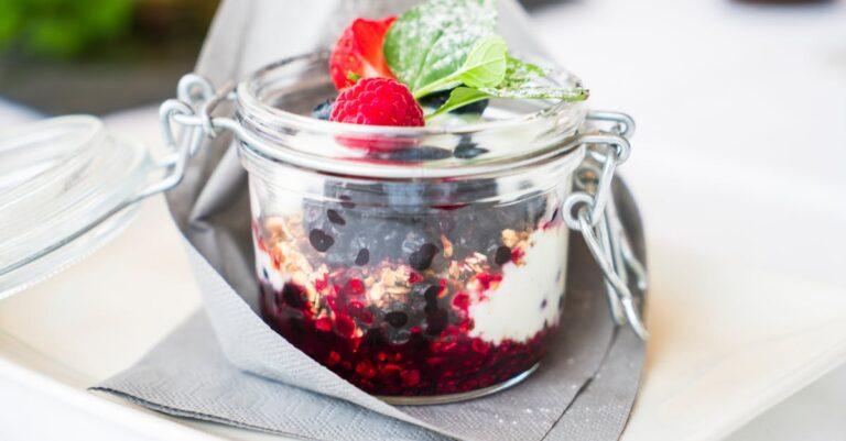 découvrez la douceur irrésistible de la pâte feuilletée aux fraises, une délicieuse pâtisserie alliant croustillant et fruité, idéale pour un dessert élégant ou un goûter gourmand.