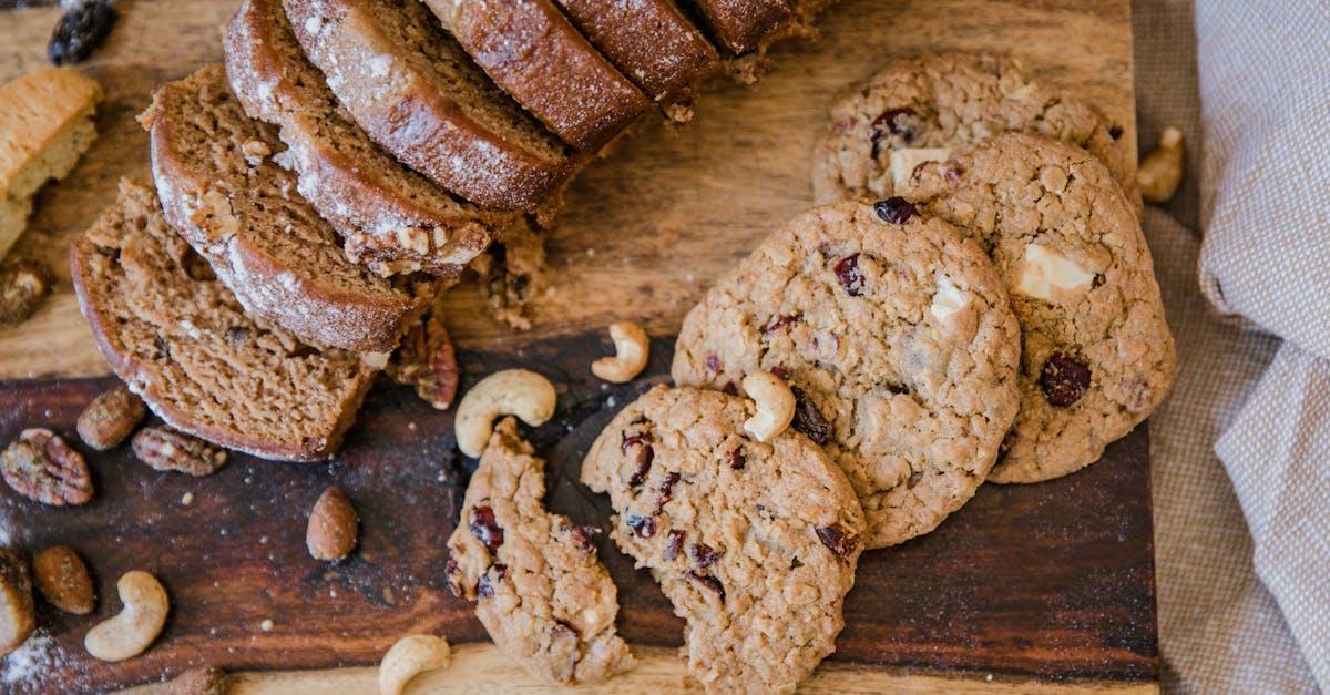 découvrez la douceur irrésistible de nos biscuits aux amandes, croustillants à l'extérieur et fondants à l'intérieur. idéals pour accompagner votre thé ou café, ces délices gourmands raviront vos papilles à chaque bouchée.
