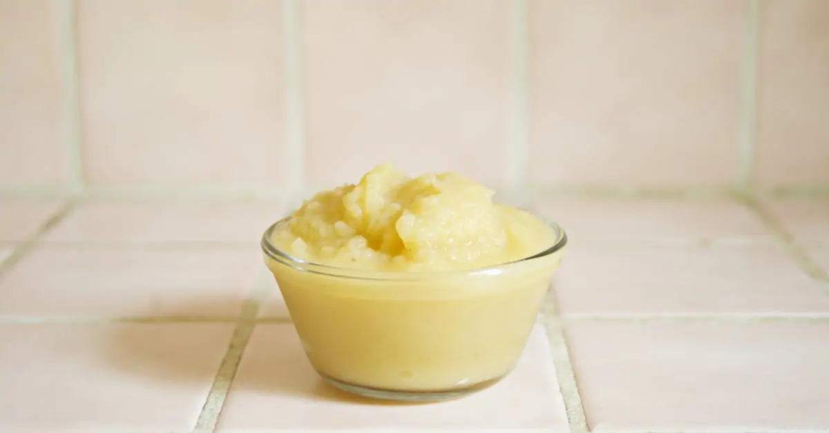 découvrez notre délicieuse compote de pommes, un dessert savoureux et réconfortant, parfait pour toute la famille. faite avec des pommes fraîches, elle est idéale seule ou comme accompagnement de vos plats préférés. goûtez à la douceur naturelle de la compote de pommes!