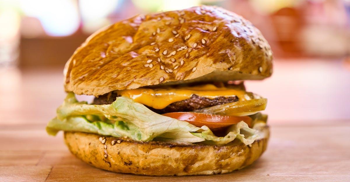 découvrez notre délicieuse recette de brioche moelleuse, parfaite pour le petit-déjeuner ou le goûter. apprenez à préparer cette viennoiserie gourmande avec des ingrédients simples et retrouvez le plaisir du fait maison.