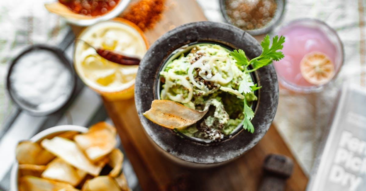 découvrez l'huile de chili, un condiment piquant qui rehausse vos plats avec une explosion de saveurs. parfaite pour vos marinades, sauces ou pour ajouter une touche épicée à vos recettes préférées.