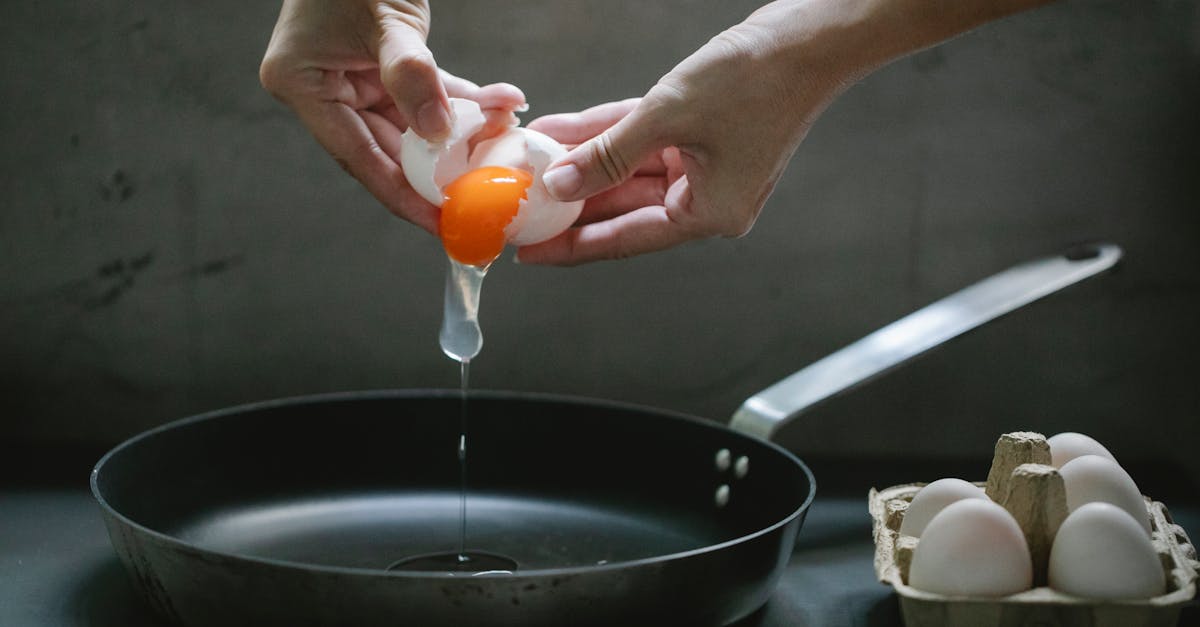 découvrez la technique innovante de casser des œufs facilement et sans désordre. apprenez les astuces pour réussir vos préparations culinaires avec cette méthode efficace et pratique. idéale pour les chefs en herbe et les amateurs de cuisine!
