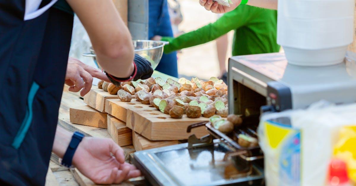 découvrez la technique de l'escargot au beurre, une méthode savoureuse et raffinée pour préparer ce mets emblématique. apprenez à associer les ingrédients et à maîtriser les étapes pour révéler toute la richesse des saveurs de l'escargot.