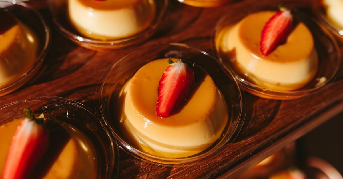découvrez la recette traditionnelle du flan, un dessert crémeux et savoureux, parfait pour ravir vos papilles. facile à préparer, ce délice sucré à base d'œufs et de lait saura apporter une touche d'élégance à vos repas. à déguster frais, il est l'incontournable des tables gourmandes.