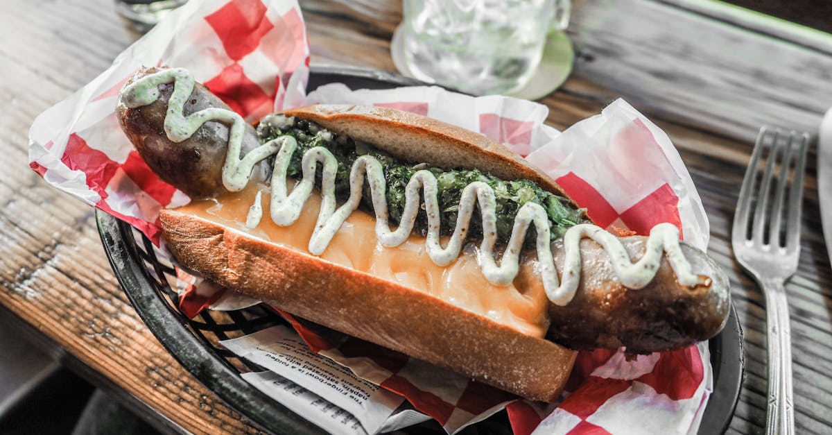 découvrez la sauce verte, une délicieuse préparation culinaire à base d'herbes fraîches, d'huile d'olive et d'épices. parfaite pour rehausser vos plats, des salades aux viandes grillées, cette sauce apportera une touche de fraîcheur et de saveurs à vos recettes. idéale pour ajouter une note estivale à vos repas!