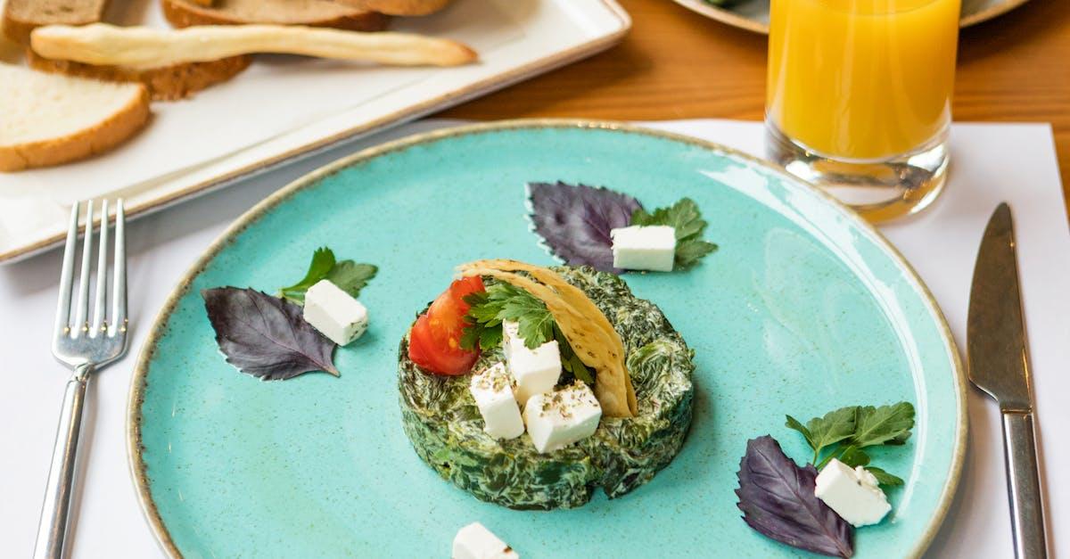 découvrez notre huile d'olive infusée aux herbes, un mélange savoureux qui rehausse vos plats avec des arômes naturels et aromatiques. parfaite pour assaisonner vos salades, marinades ou même pour une touche finale sur vos plats préférés.