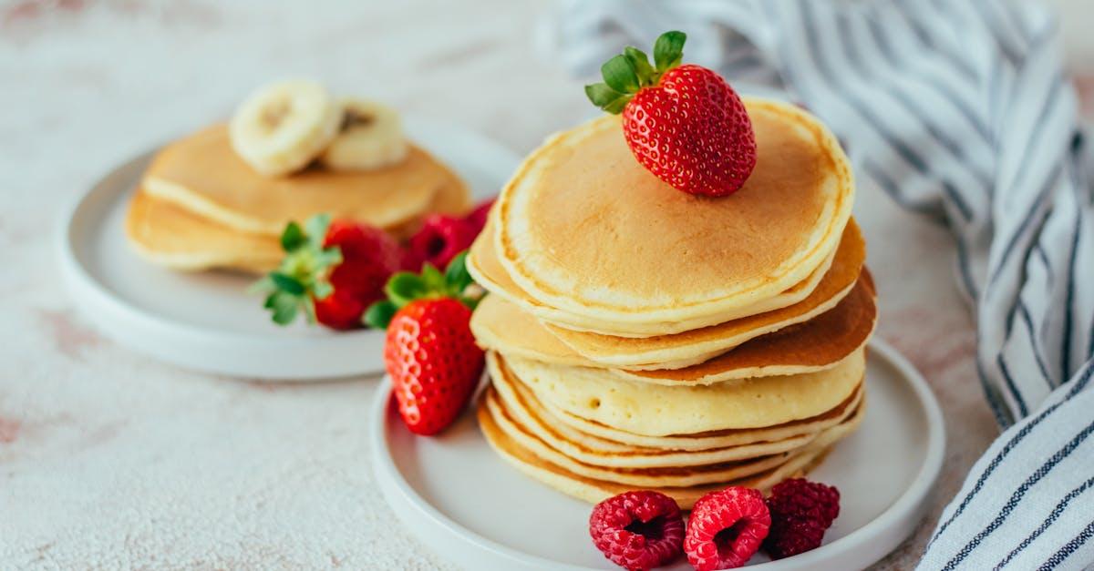 découvrez le délicieux king cake, une tradition festive incontournable. apprenez tout sur son histoire, ses recettes variées et les astuces pour le préparer comme un pro. savourez chaque bouchée de cette spécialité pleine de saveurs et de surprises!