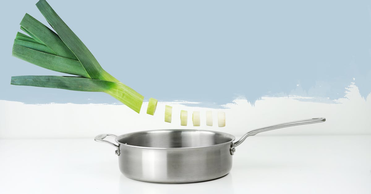 découvrez notre délicieuse recette de fondue au poireau, un plat réconfortant et savoureux qui ravira vos convives. facile à préparer, cette fondue met en valeur la douceur du poireau, parfaite pour une soirée conviviale entre amis ou en famille.