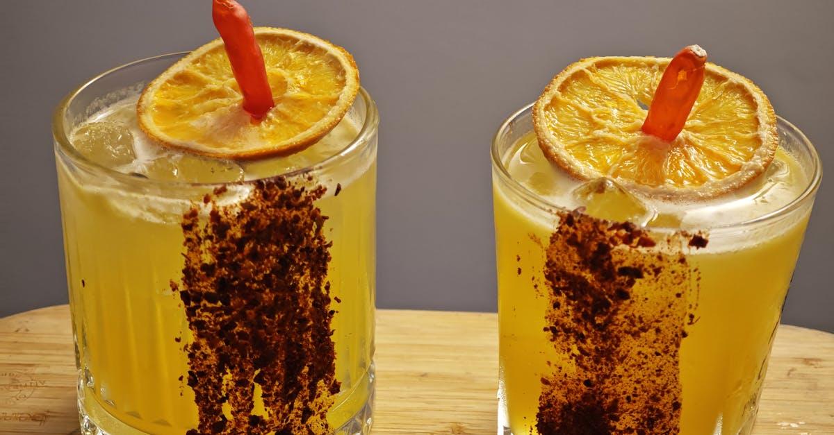découvrez la recette délicieuse et acidulée du lemon curd, une préparation à base de citron parfaite pour garnir vos desserts, tartines ou pour un apport de fraîcheur dans vos recettes. facile à réaliser, ce délice apportera une touche de soleil à vos plats.
