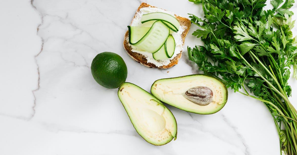 découvrez la délicieuse crème de citron vert, une indulgence rafraîchissante qui allie la douceur et l'acidité pour une expérience culinaire unique. parfaite pour vos desserts ou comme garniture, cette crème apportera une touche zesty à toutes vos créations.