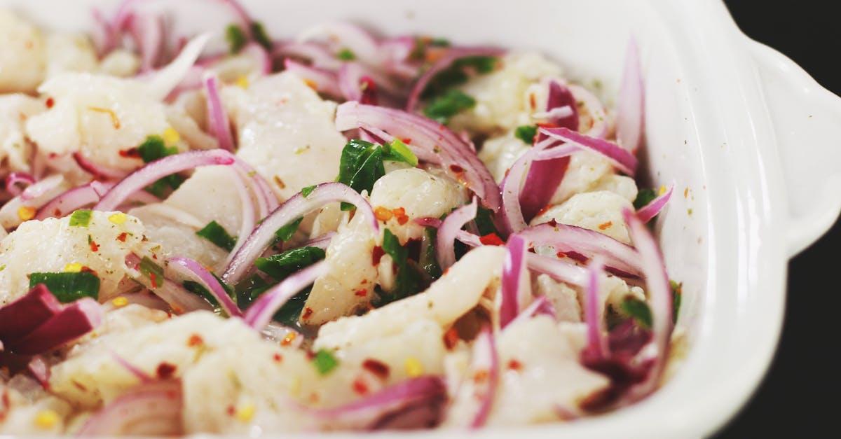 découvrez notre délicieuse recette de feta marinée, un plat savoureux qui allie la douceur du fromage à des herbes aromatiques et des épices enivrantes. parfait en entrée ou comme garniture, ce délice méditerranéen ajoutera une touche gourmet à vos plats.