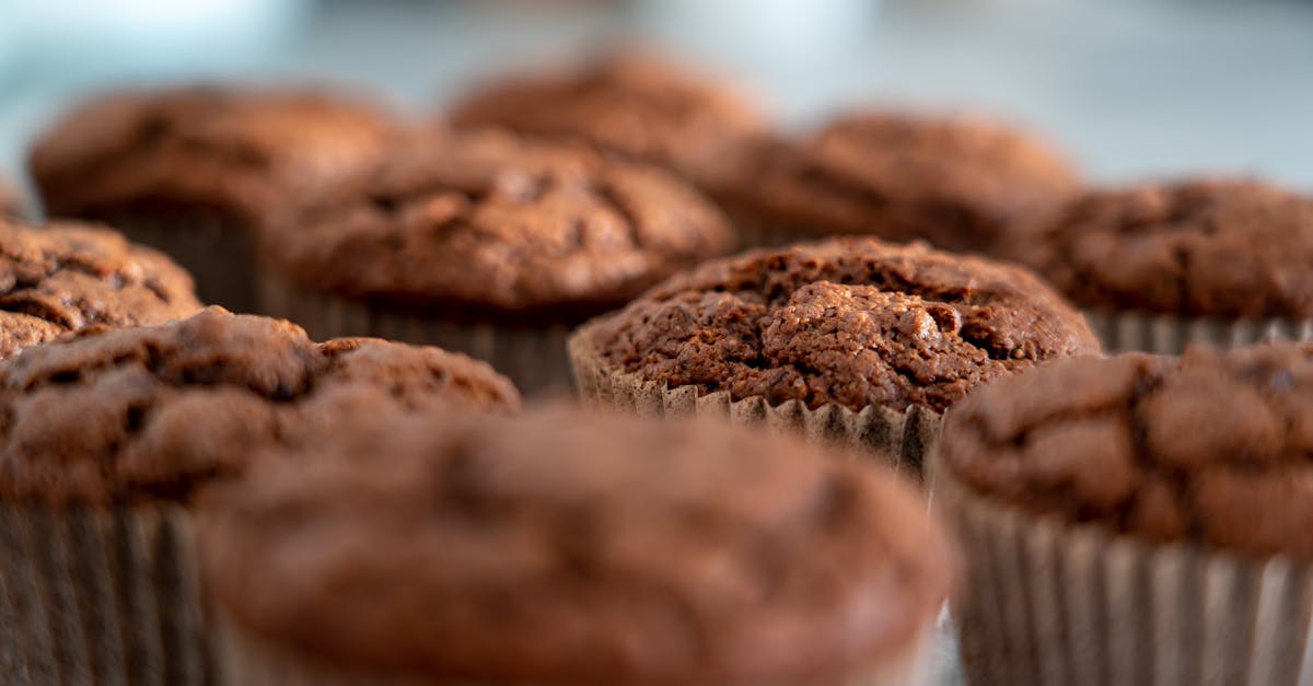 découvrez nos délicieuses recettes de muffins, moelleux et savoureux, parfaits pour le petit-déjeuner ou le goûter. que vous aimiez les muffins aux fruits, au chocolat ou épicés, trouvez l'inspiration et régalez vos papilles avec nos conseils de préparation simples et rapides.