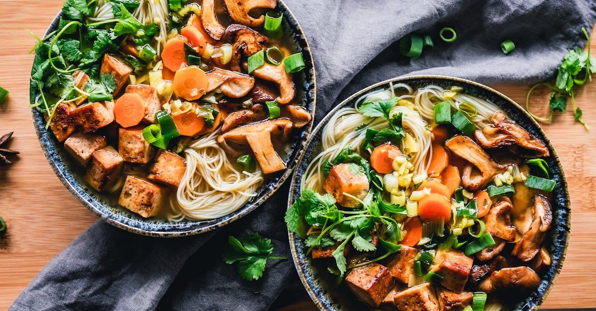 découvrez la recette savoureuse des champignons duxelles, un mélange délicat de champignons finement hachés, d'échalotes et d'herbes, idéal pour vos apéritifs ou en garniture. apprenez à préparer ce plat sophistiqué et rehaussez vos repas avec cette spécialité culinaire française.