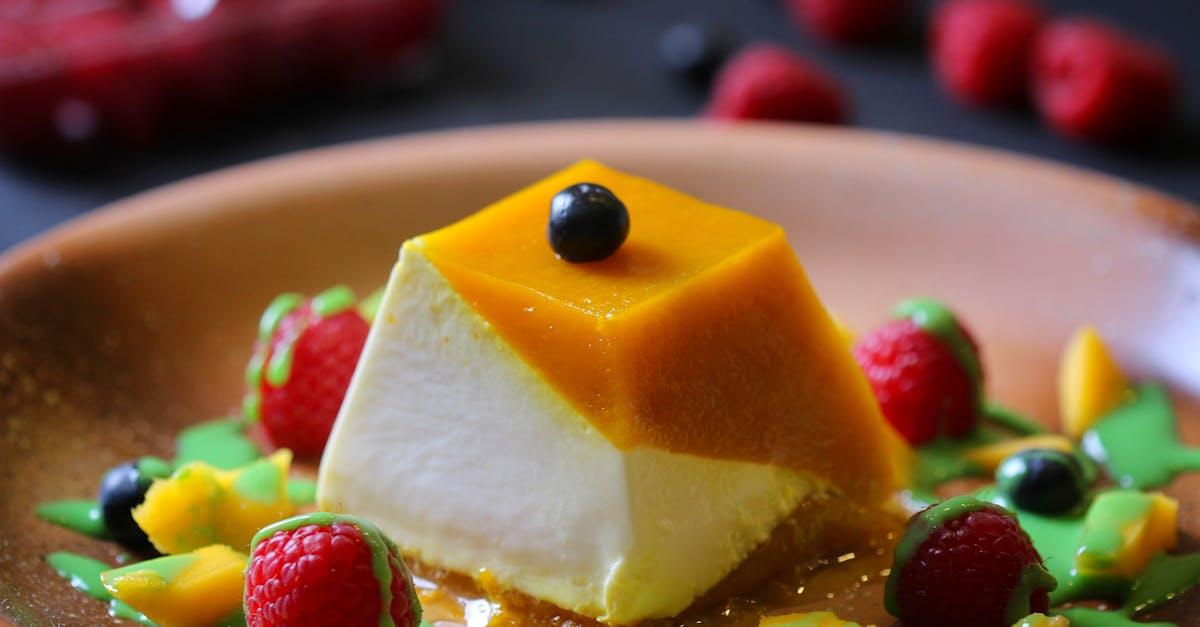 découvrez notre délicieuse recette de panna cotta, un dessert italien crémeux et onctueux. facile à préparer, il ravira vos papilles avec sa texture fondante et ses saveurs irrésistibles. parfait pour conclure vos repas en beauté ou à déguster lors d'une occasion spéciale.