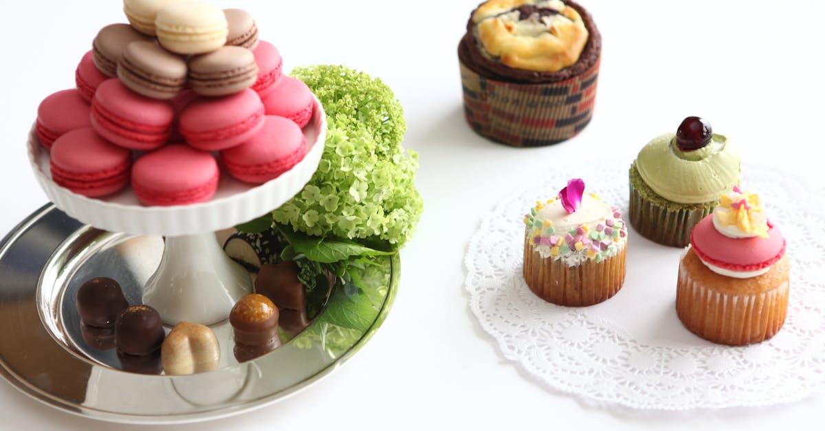découvrez la crème de pistache, une délicieuse gourmandise à la texture onctueuse et au goût subtil de pistache. parfaite pour tartiner, napper vos desserts ou ajouter une touche d'exotisme à vos recettes, elle ravira les amateurs de douceurs. un incontournable pour vos pauses sucrées !