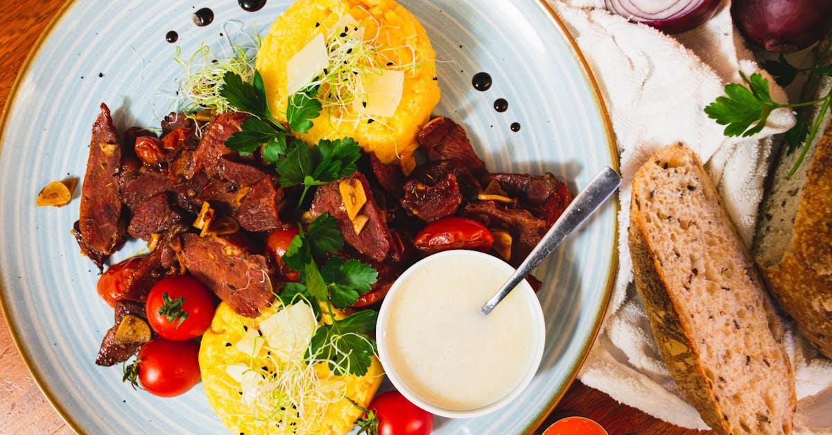 découvrez la polenta, un plat savoureux et réconfortant à base de maïs, parfait pour accompagner vos repas ou se déguster en plat principal. explorez des recettes variées et des idées d'accompagnement pour sublimer ce délice traditionnel.