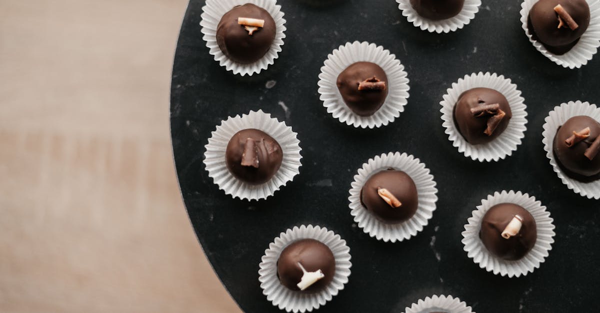 découvrez l'univers délicieux des pralines : des douceurs sucrées, croquantes et fondantes qui émerveillent les papilles. apprenez l'art de la confection des pralines parfaites et savourez chaque bouchée de cette gourmandise irrésistible.