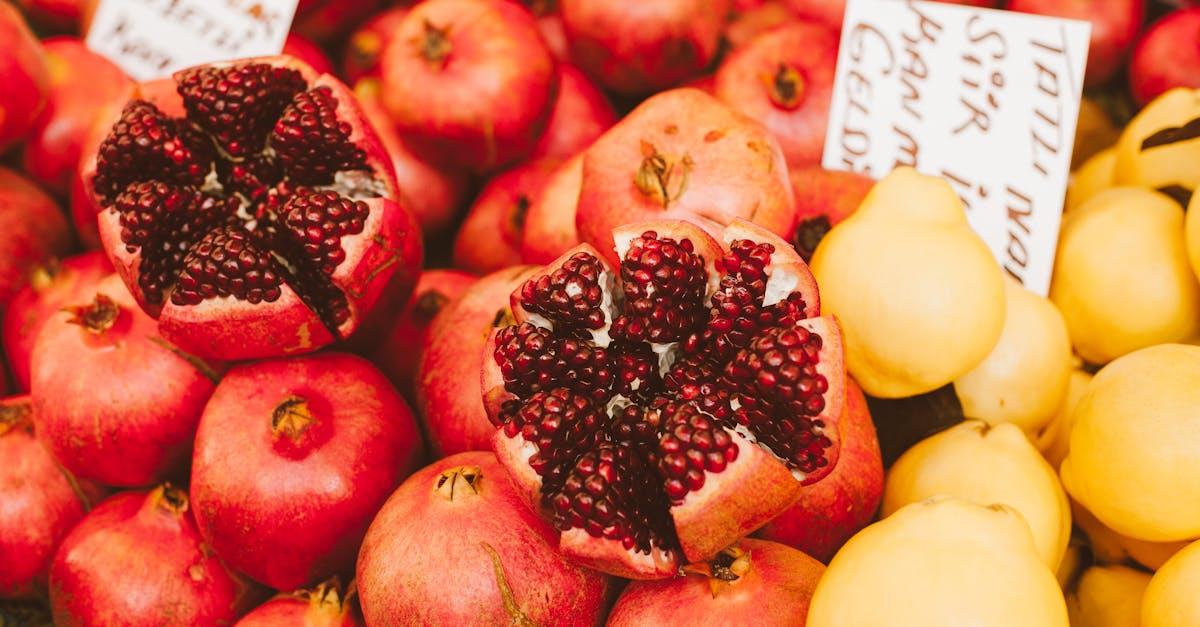 découvrez le coing, un fruit exotique au goût unique, riche en arômes et en bienfaits. apprenez à le cuisiner, ses recettes délicieuses, et son utilisation en confitures ou en desserts, ainsi que ses propriétés nutritionnelles.