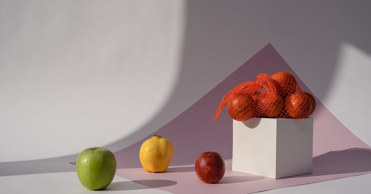 découvrez le coing, un fruit savoureux aux arômes délicats, idéal pour vos confitures, tartes et plats raffinés. apprenez ses bienfaits, ses recettes et comment le choisir pour sublimer vos créations culinaires.