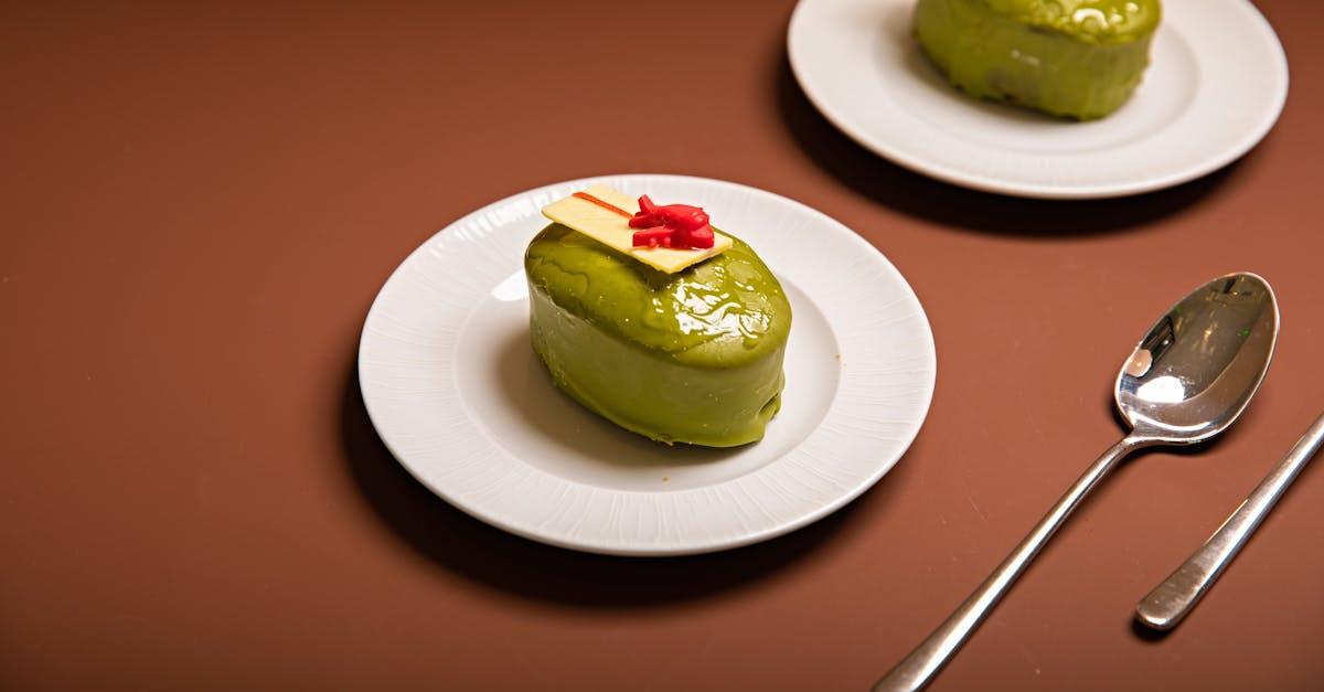 découvrez la pâte brisée, un incontournable de la pâtisserie française. apprenez à réaliser cette base délicate et croustillante, idéale pour vos tartes sucrées et salées. des conseils pratiques et des astuces pour réussir à tous les coups!