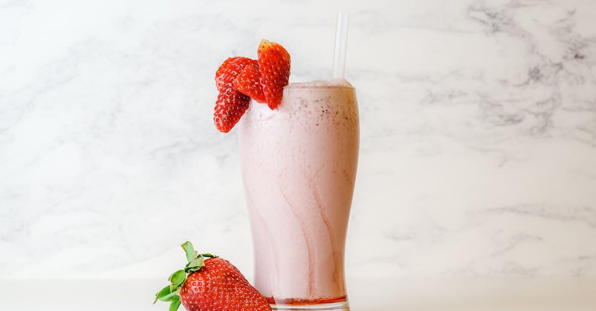 découvrez des recettes de smoothies sains et délicieux pour booster votre énergie et votre bien-être. faciles à préparer, ces boissons rafraîchissantes sont parfaites pour un petit-déjeuner nutritif ou une collation revitalisante. profitez de combinaisons de fruits, légumes et super-aliments pour une explosion de saveurs.