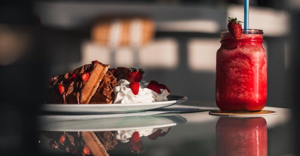 découvrez notre délicieuse mousse à la fraise, un dessert léger et crémeux qui ravira vos papilles. préparée avec des fraises fraîches et fondante, cette recette est parfaite pour une touche sucrée à vos repas ou pour impressionner vos invités.