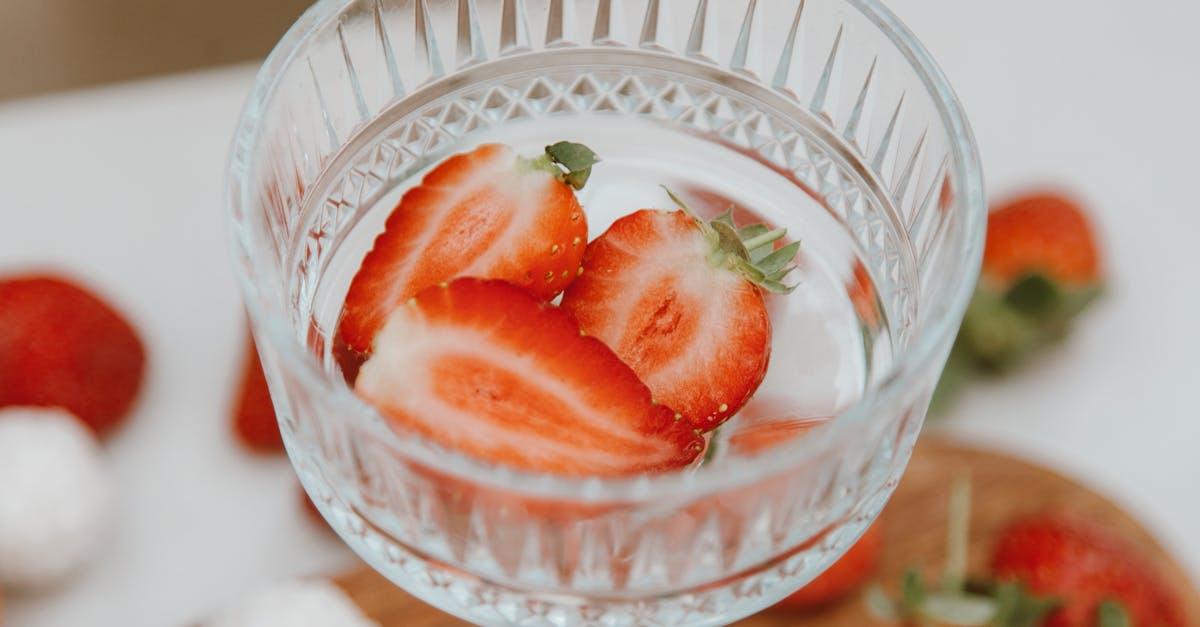 découvrez le goût sucré et juteux des fraises, un fruit délicieusement polyvalent, parfait pour vos desserts, salades ou smoothies. apprenez-en plus sur ses bienfaits nutritionnels et savourez des recettes créatives à base de ces baies rouges irrésistibles.