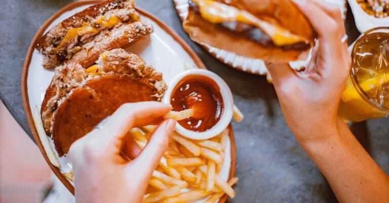 découvrez nos frites croustillantes, dorées à la perfection et préparées avec des pommes de terre de qualité. un accompagnement idéal pour tous vos plats !