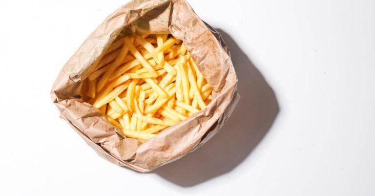 découvrez nos délicieuses frites croustillantes, parfaitement dorées et irrésistiblement savoureuses. idéales pour accompagner vos plats préférés ou à déguster seules, nos crispy fries sont un incontournable pour tous les amateurs de bonne nourriture.