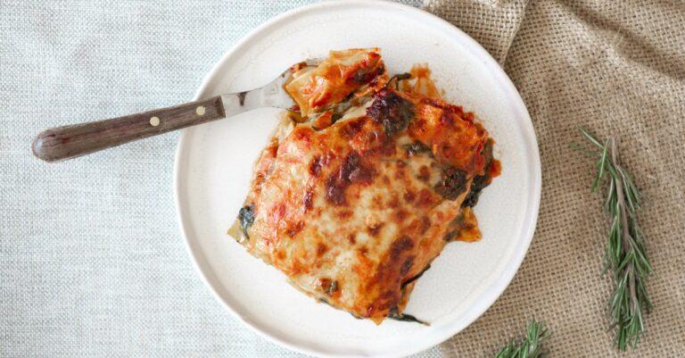 découvrez notre délicieuse recette de sauce bolognaise, un classique de la cuisine italienne. parfaite pour accompagner vos pâtes, cette sauce riche en saveurs allie viande hachée, tomates juteuses et épices aromatiques. un plat savoureux qui ravira vos convives !