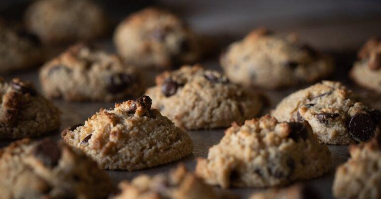découvrez notre sélection irrésistible de cookies faits maison, des recettes classiques aux saveurs innovantes. parfaits pour une pause gourmande ou à partager entre amis, nos cookies allient croustillant et moelleux pour un plaisir sucré inégalé.