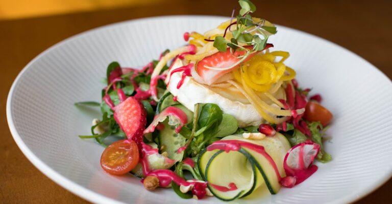 découvrez notre délicieuse salade de fruits, un mélange rafraîchissant et coloré de fruits frais, parfait pour une collation saine ou un dessert léger. savourez la douceur naturelle des fruits de saison, alliant saveurs et bienfaits nutritionnels.