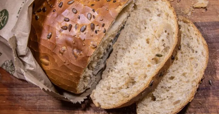 découvrez notre boulangerie artisanale, où chaque jour nous préparons des pains frais, des viennoiseries croustillantes et des pâtisseries délicieuses. savourez des créations authentiques, faites avec amour et des ingrédients de qualité, pour ravir vos papilles.