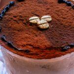 découvrez notre délicieux tiramisu à la pistache, une revisite crémeuse et savoureuse du dessert classique italien. avec une texture onctueuse et un goût subtil de pistache, cette gourmandise séduira vos papilles et apportera une touche d'originalité à vos repas.