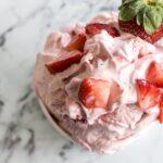 découvrez notre délicieuse mousse de betterave, un dessert léger et onctueux qui allie saveurs sucrées et salées. parfaite pour impressionner vos invités, cette recette originale met en valeur la belle couleur vibrante de la betterave tout en apportant une touche innovante à vos repas.