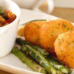 découvrez la recette classique et savoureuse de la ratatouille, un plat traditionnel provençal qui allie aubergines, courgettes, poivrons et tomates dans une délicieuse harmonie de saveurs. parfait pour accompagner vos repas ou à déguster seul, ce plat coloré est un incontournable de la cuisine méditerranéenne.