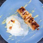 découvrez notre délicieuse crème glacée à la vanille, préparée avec des ingrédients de qualité pour une expérience gourmande inoubliable. parfaite pour se rafraîchir ou accompagner vos desserts préférés.