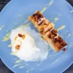 découvrez notre délicieuse crème glacée à la vanille, préparée avec des ingrédients de qualité pour une expérience gourmande inoubliable. parfaite pour se rafraîchir ou accompagner vos desserts préférés.