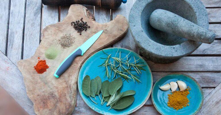 découvrez notre délicieux curry de chou-fleur, une recette savoureuse et réconfortante qui allie des épices parfumées et des légumes frais. idéal pour un repas végétarien, ce plat réchauffant émerveillera vos papilles avec ses arômes enivrants. parfait accompagné de riz basmati ou de pain naan, cette recette facile à préparer vous fera voyager au cœur de l'inde.